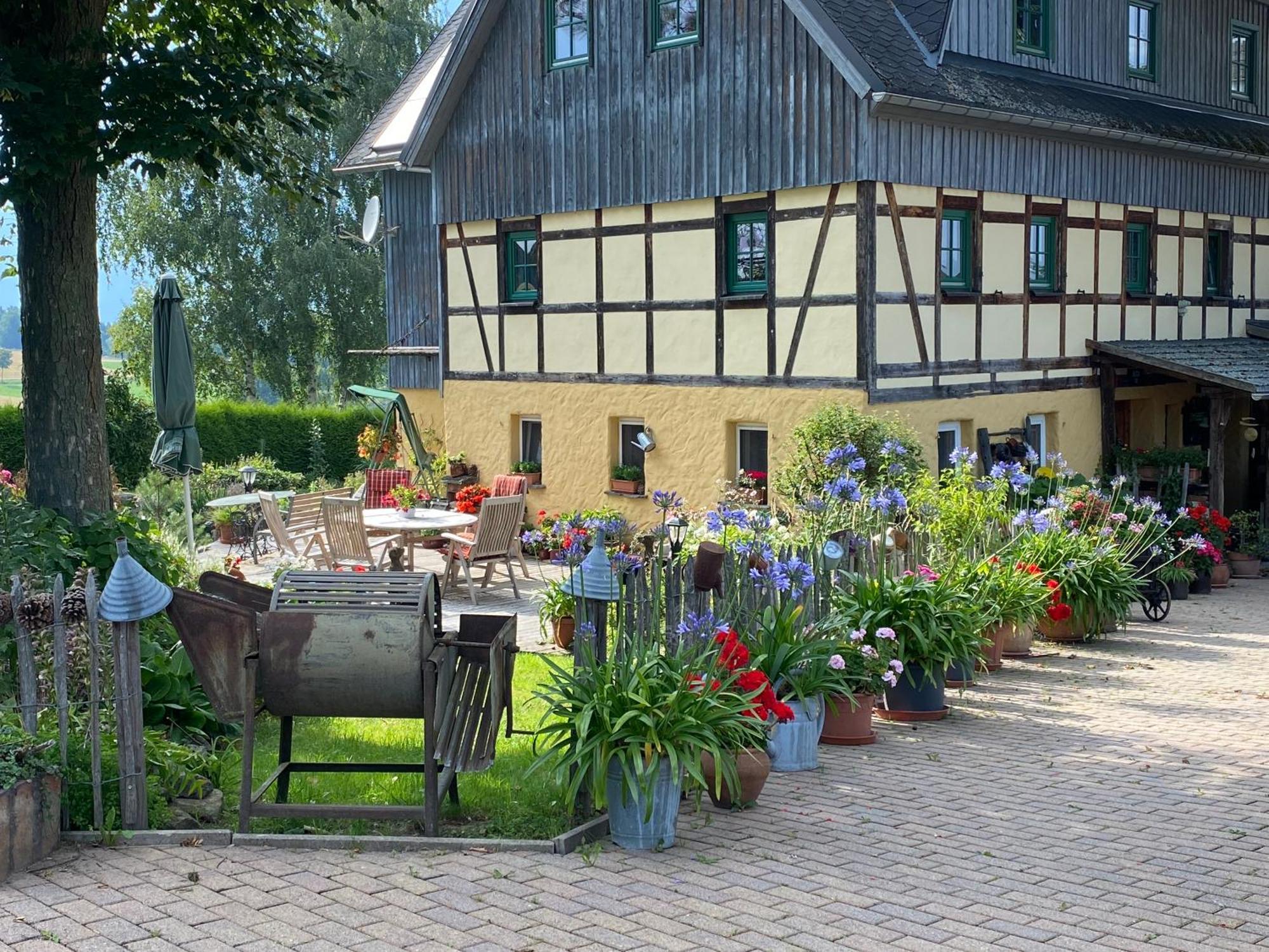 Hotel Olbernhau Mit Sauna - Kleines Landhotel Zur Ofenschenke Luaran gambar