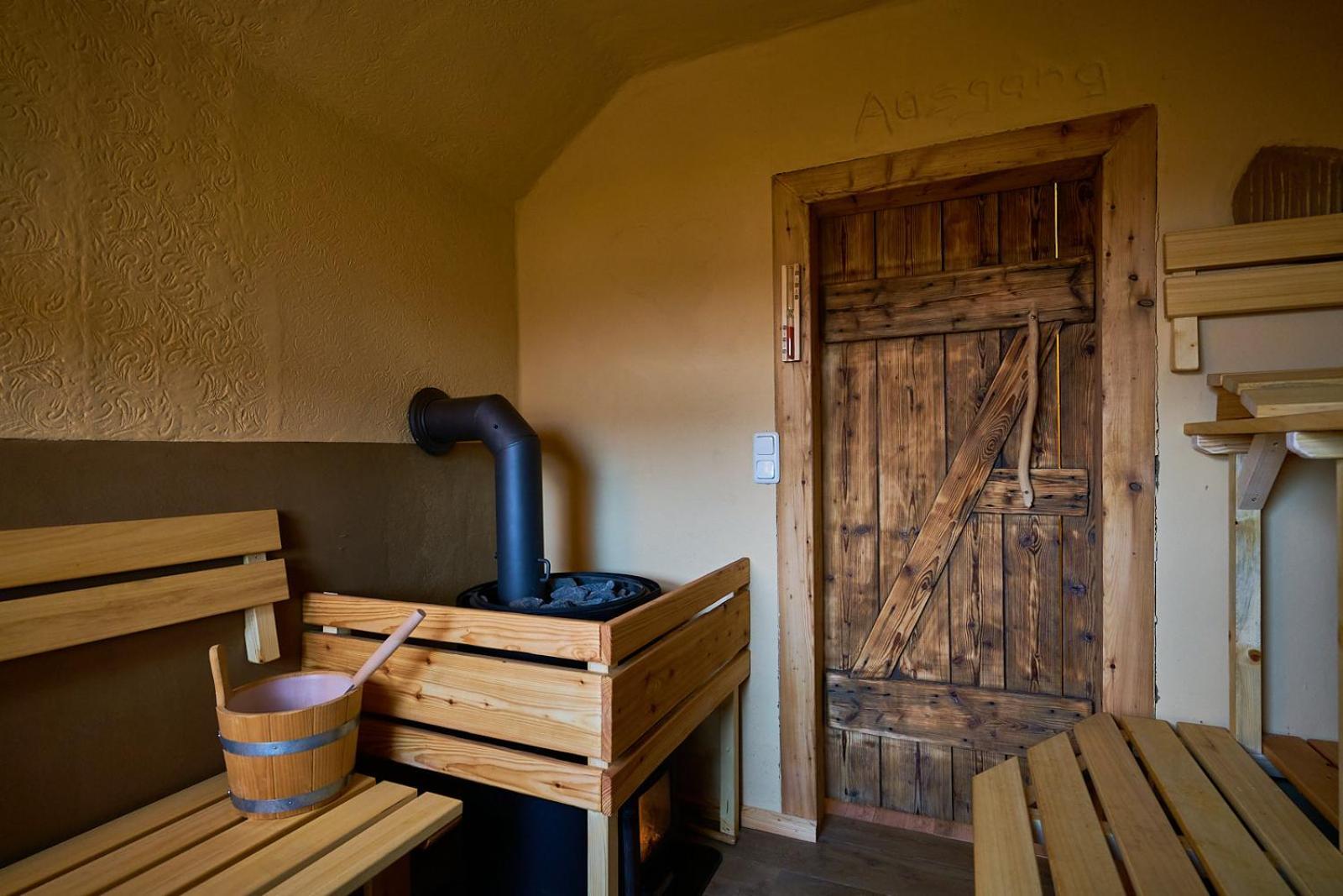 Hotel Olbernhau Mit Sauna - Kleines Landhotel Zur Ofenschenke Luaran gambar